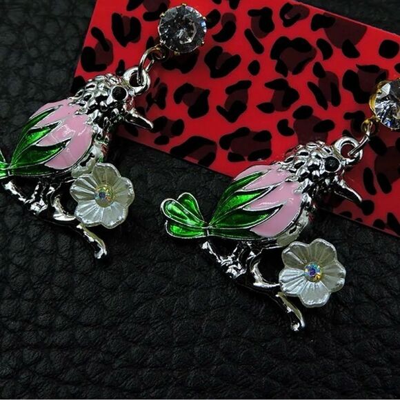 🩷 Betsey Johnson New stunning hummingbird bird on a branch earrings 🩷 - Picture 4 of 5